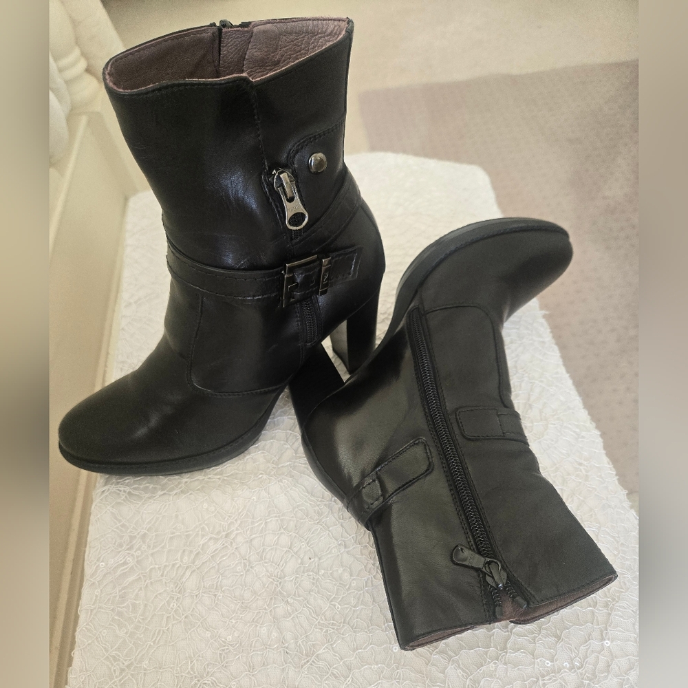 Nero Giardini Leather Black Heeled Boots with Buckle Detail